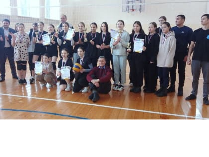 Хозяева Кубок не отдали никому: волейболистки Орининской СОШ его оставили у себя