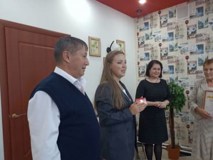 Ветераны райбольницы №2 получили поздравление администрации муниципального округа с Днем пожилых