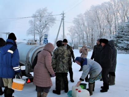 Жители села в Цивильском МО из-за коммунальной аварии шесть дней остаются без воды