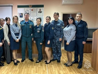 Спасатели провели занятие по безопасности для сотрудников УФСИН России по Чувашии