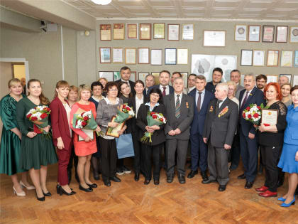 Поздравление Председателя Государственного Совета Чувашской Республики Леонида Черкесова с Днем российской и Днем чувашской печати