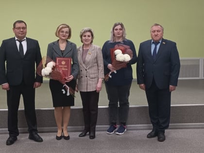 Депутат Ольга Петрова приветствовала педагогов Новочебоксарска