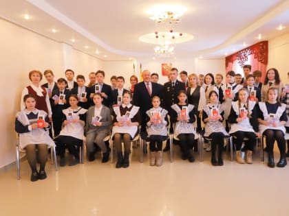 Состоялось торжественное вручение паспортов молодым гражданам Яльчикского муниципального округа