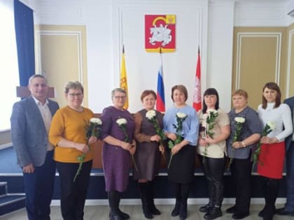 Поздравление с 8 марта коллегам-женщинам от мужчин отдела образования администрации Яльчикского муниципального округа