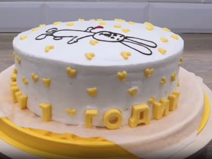 «Как родной»: врач испекла торт ко дню рождения пациента, который больше года получает лечение в Республиканской детской больнице