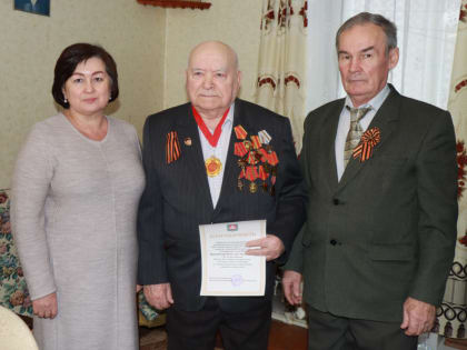 Жителю города Ядрина Ярандайкину Вячеславу Матвеевичу исполнилось 95 лет.