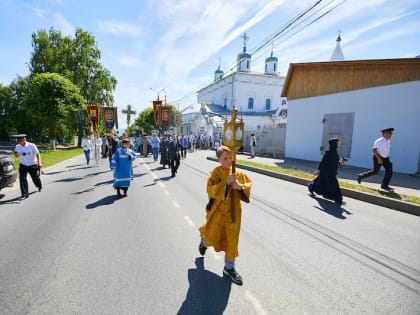 Городской крестный ход в праздник Владимирской иконы Божией Матери в г. Чебоксары