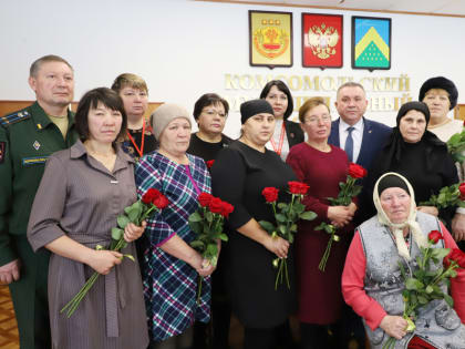 Глава Комсомольского округа встретился с матерями и женами погибших бойцов в СВО