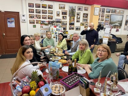 Сергей Семенов тепло поздравил с праздником партийных активисток и жен мобилизованных