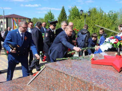 Депутаты Госсовета Чувашии приняли участие в мероприятиях, приуроченных к празднованию Дня Победы