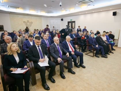 Митрополит Чебоксарский и Чувашский Савватий принял участие в семинаре-совещании, посвященном развитию национального языка и культуры