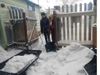 Помочь маме бойца – дело святое.