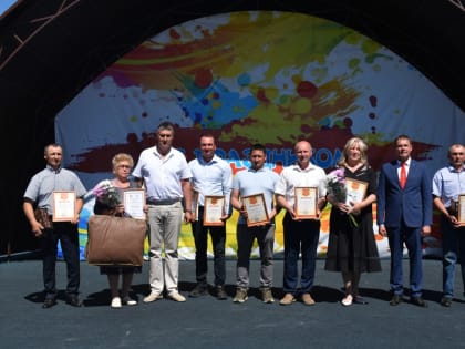 В Козловском муниципальном округе проходит чувашский праздник песни, труда и спорта «Акатуй»