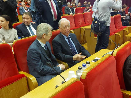 Николаев отчитался о работе правительства и поделился семейными коммуникациями