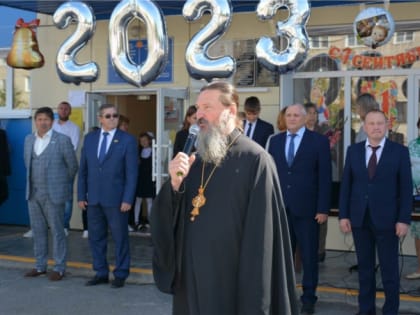 Священник принял участие на Дне Знаний в Вурнарской СОШ №2