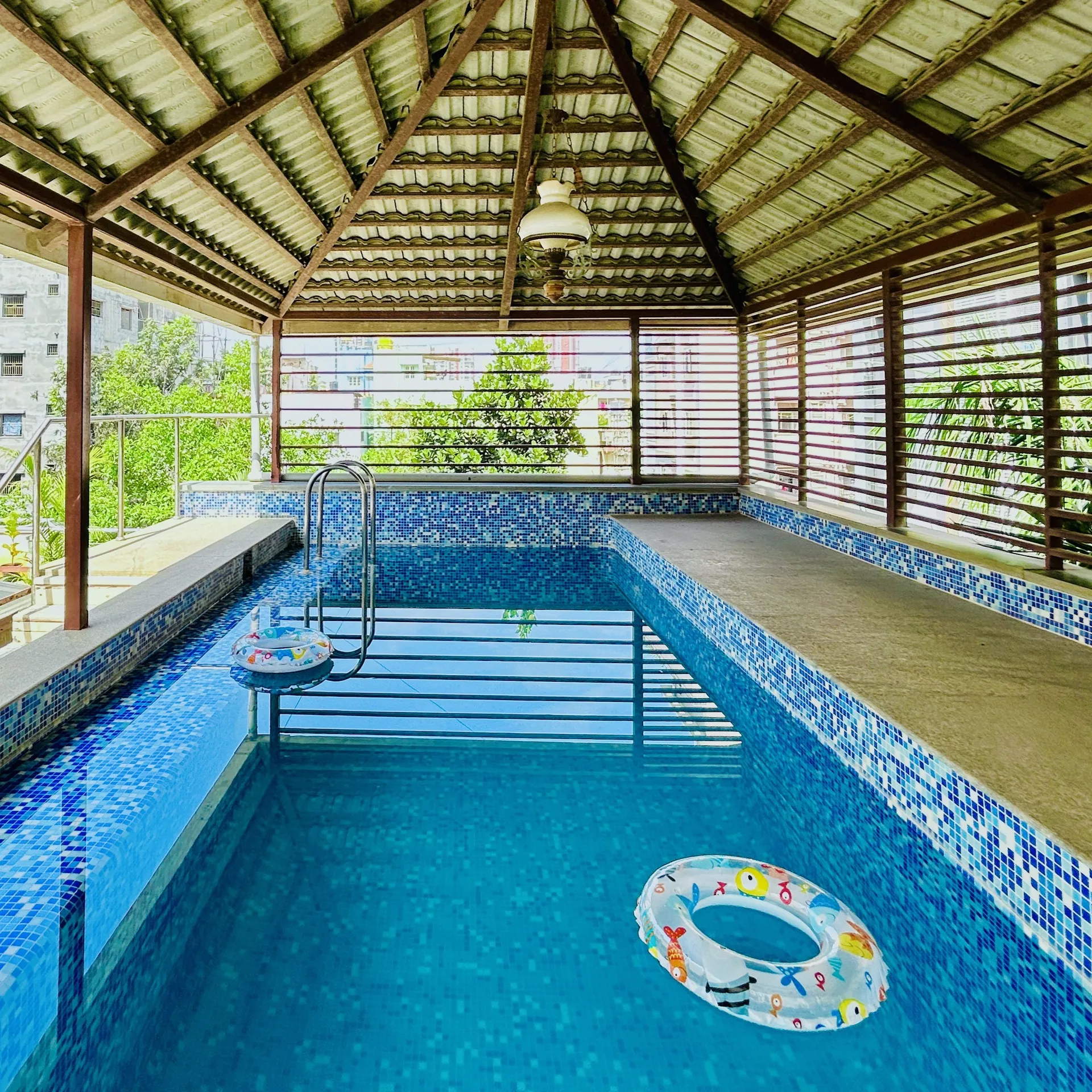 Lagoon Luxe