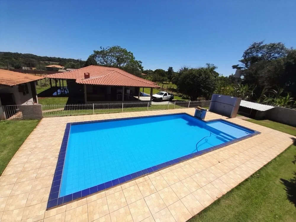 Chácara Espaço Elohim em Londrina, PR - Capacidade para 45 pessoas - Com wifi, piscina, mesas_cadeiras