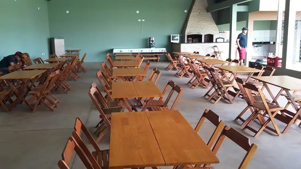Chácara Britos em Londrina, PR - Capacidade para 150 pessoas - Com churrasqueira_coberta, campo_futebol, salao_festa - Imagem 2