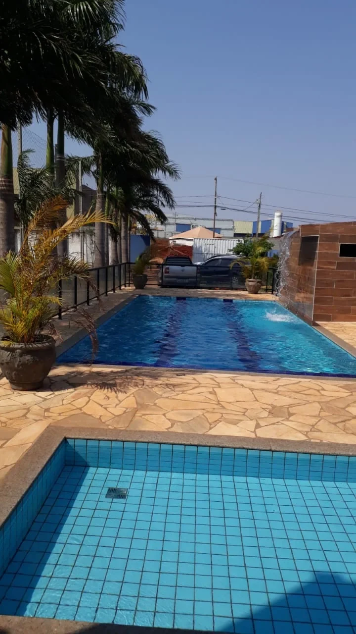 Chácara Britos em Londrina, PR - Capacidade para 150 pessoas - Com churrasqueira_coberta, campo_futebol, salao_festa - Imagem 5