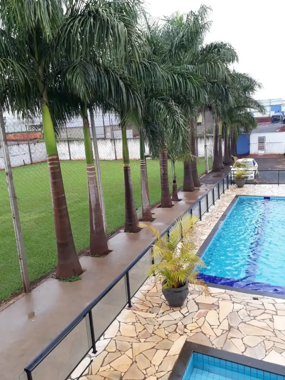 Chácara Britos em Londrina, PR - Capacidade para 150 pessoas - Com churrasqueira_coberta, campo_futebol, salao_festa - Imagem 8