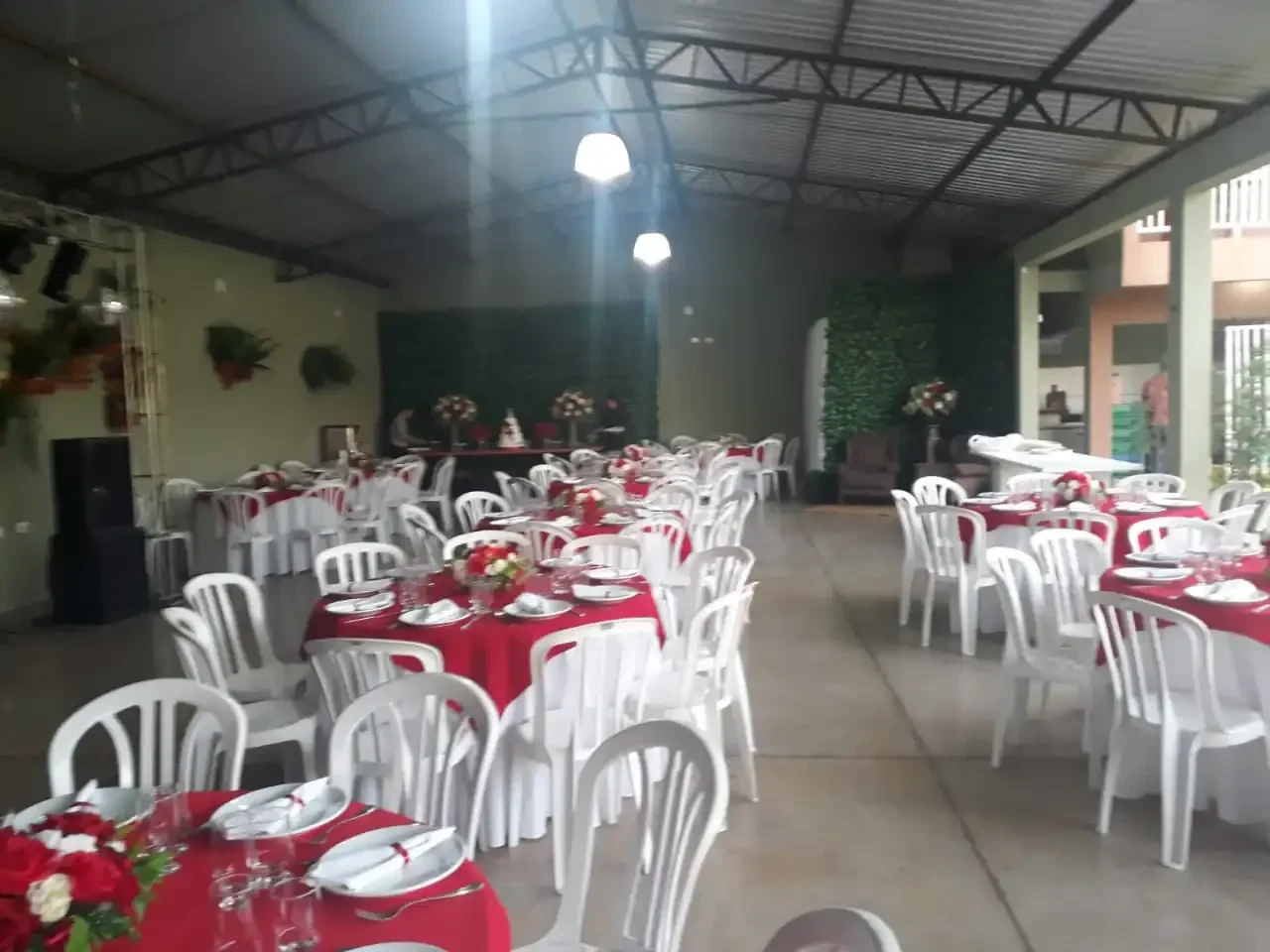 Chácara Britos em Londrina, PR - Capacidade para 150 pessoas - Com churrasqueira_coberta, campo_futebol, salao_festa - Imagem 9