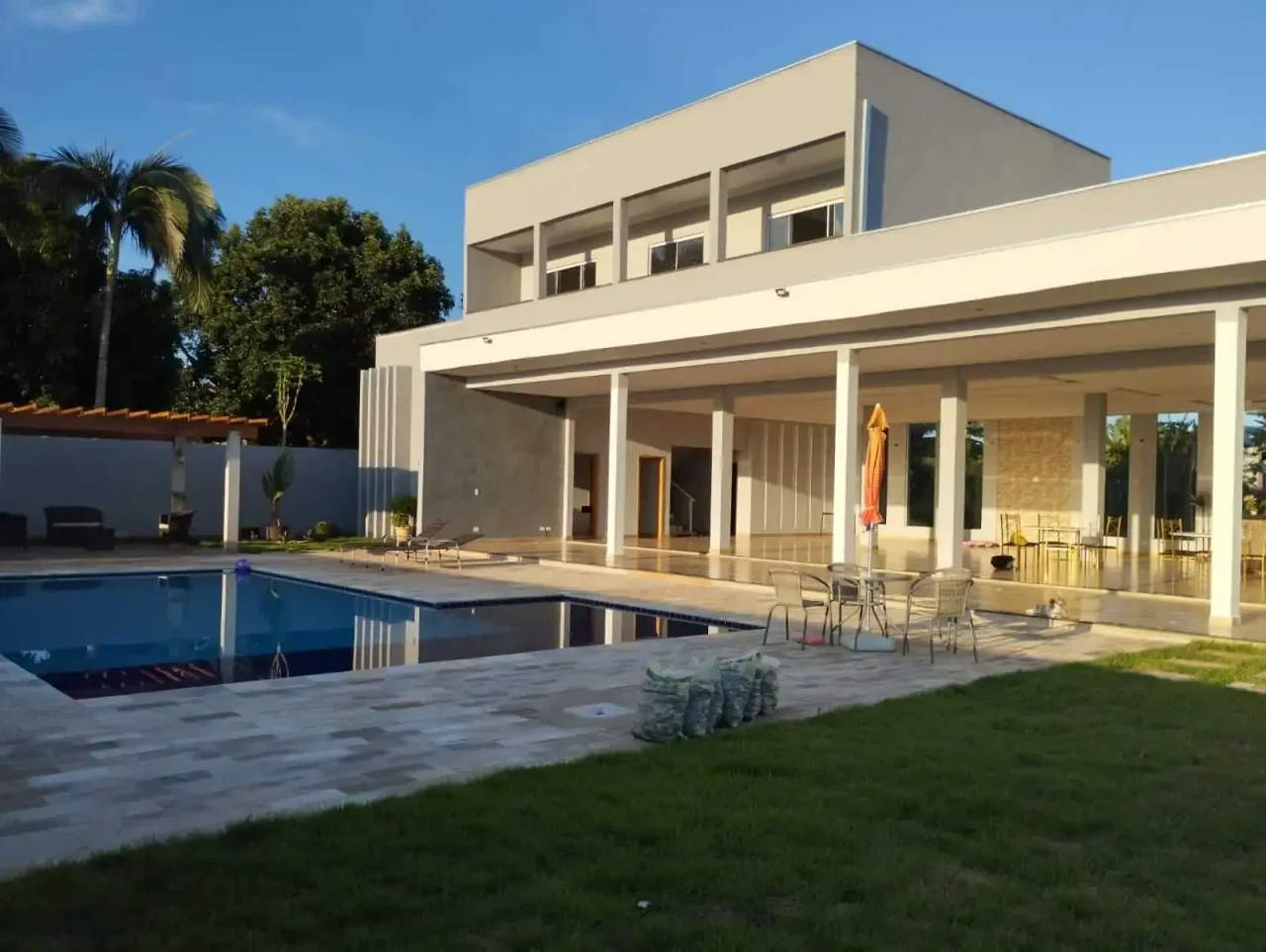 Recanto Toulouse em Londrina, PR - Capacidade para 100 pessoas - Com piscina_aquecida, quartos, lago
