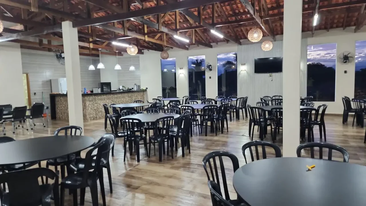 Recanto Mahallo em Londrina, PR - Capacidade para 100 pessoas - Com piscina, churrasqueira_coberta, quartos - Imagem 8