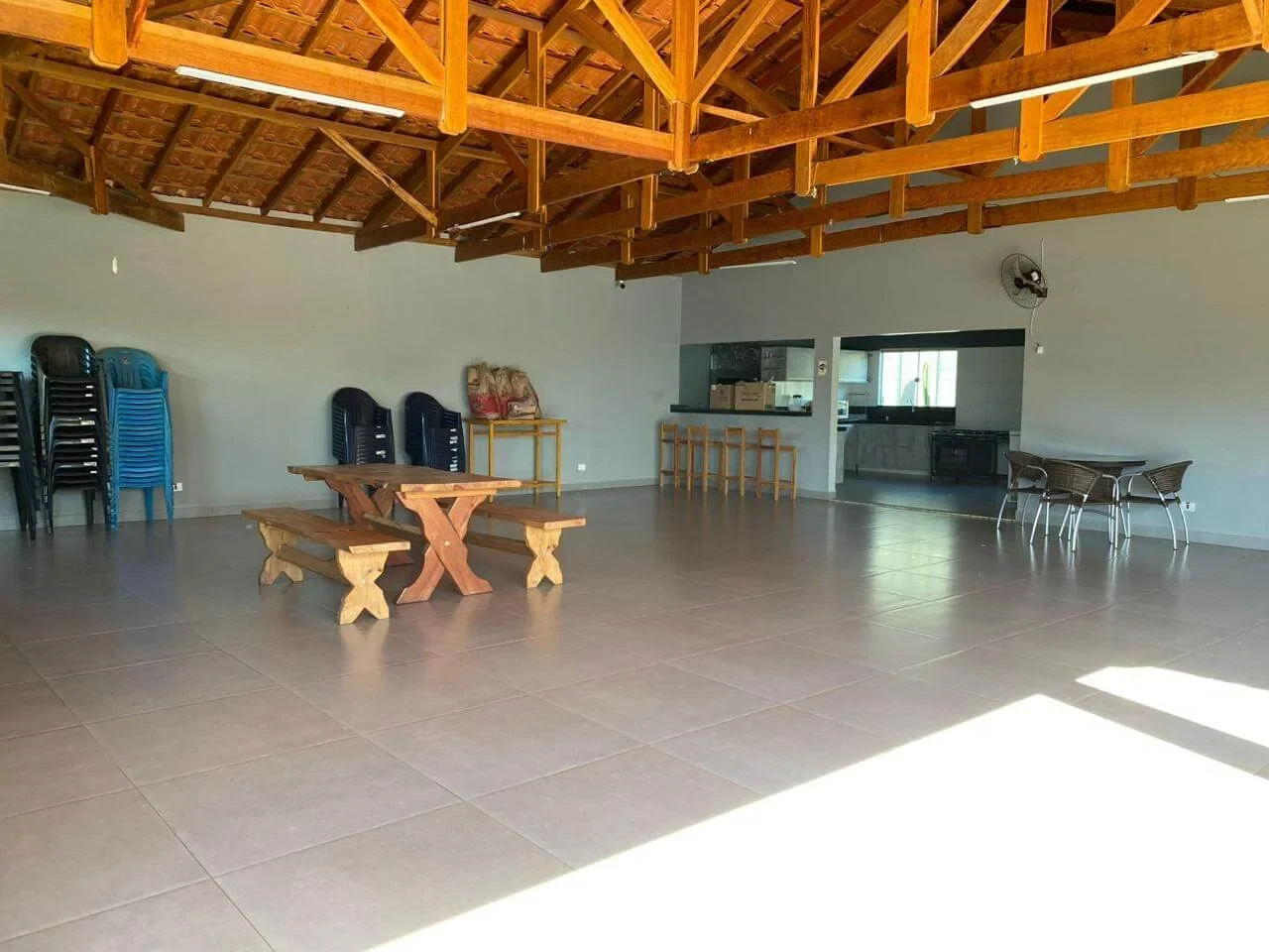 Recanto da Fé em Londrina, PR - Capacidade para 150 pessoas - Com acessibilidade, area_verde, quartos - Imagem 10