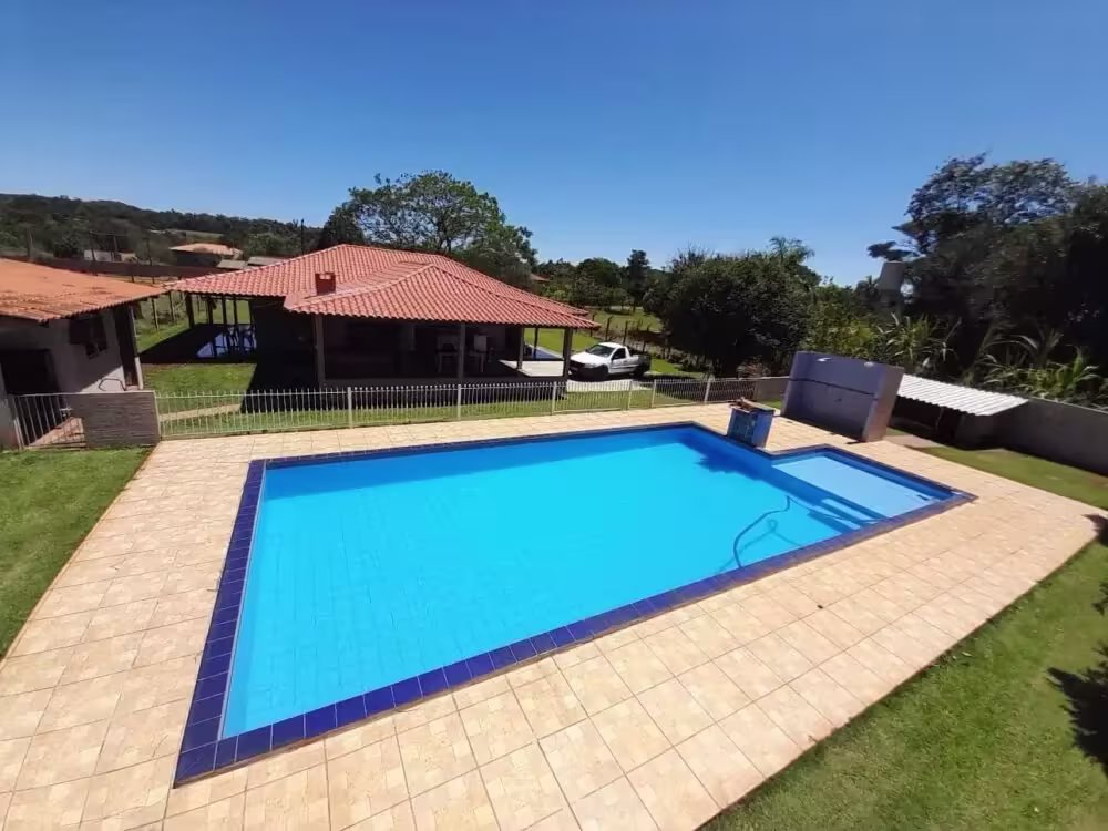 Chácara Espaço Elohim em Londrina, PR - Capacidade para 45 pessoas - Com wifi, piscina, mesas_cadeiras