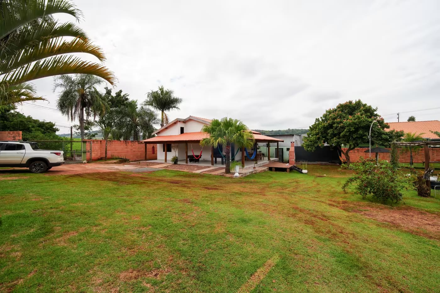 Chácara Recanto Mineiro em Londrina, PR - Capacidade para 40 pessoas