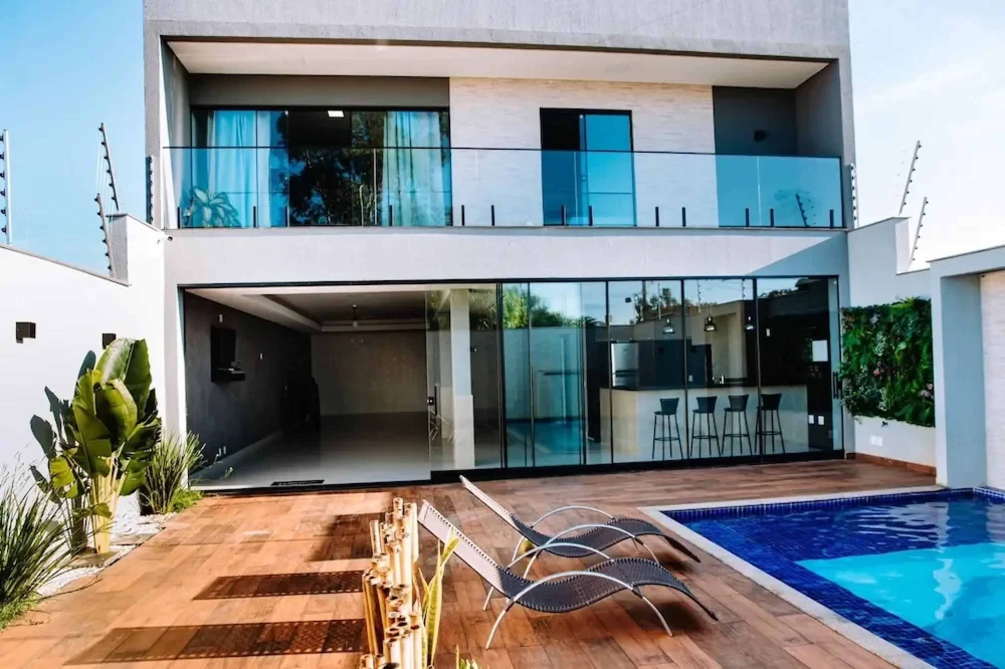 Recanto Villa França em Jataizinho, PR - Capacidade para 50 pessoas - Com banheiro_privativo, piscina_aquecida, wifi