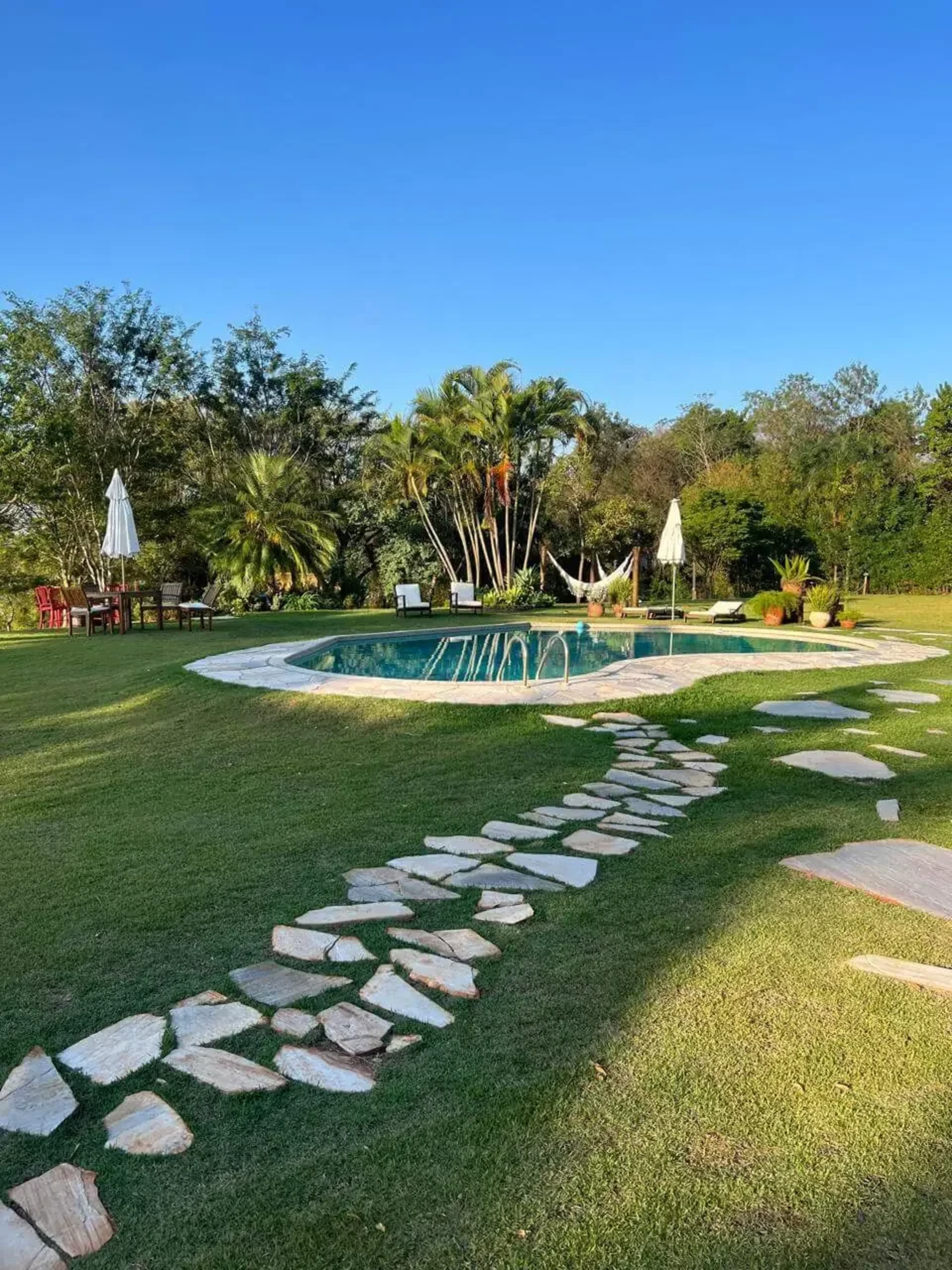 Rancho Recanto de Minas em Alvorada do Sul, PR - Capacidade para 12 pessoas - Com tv, quartos, chales
