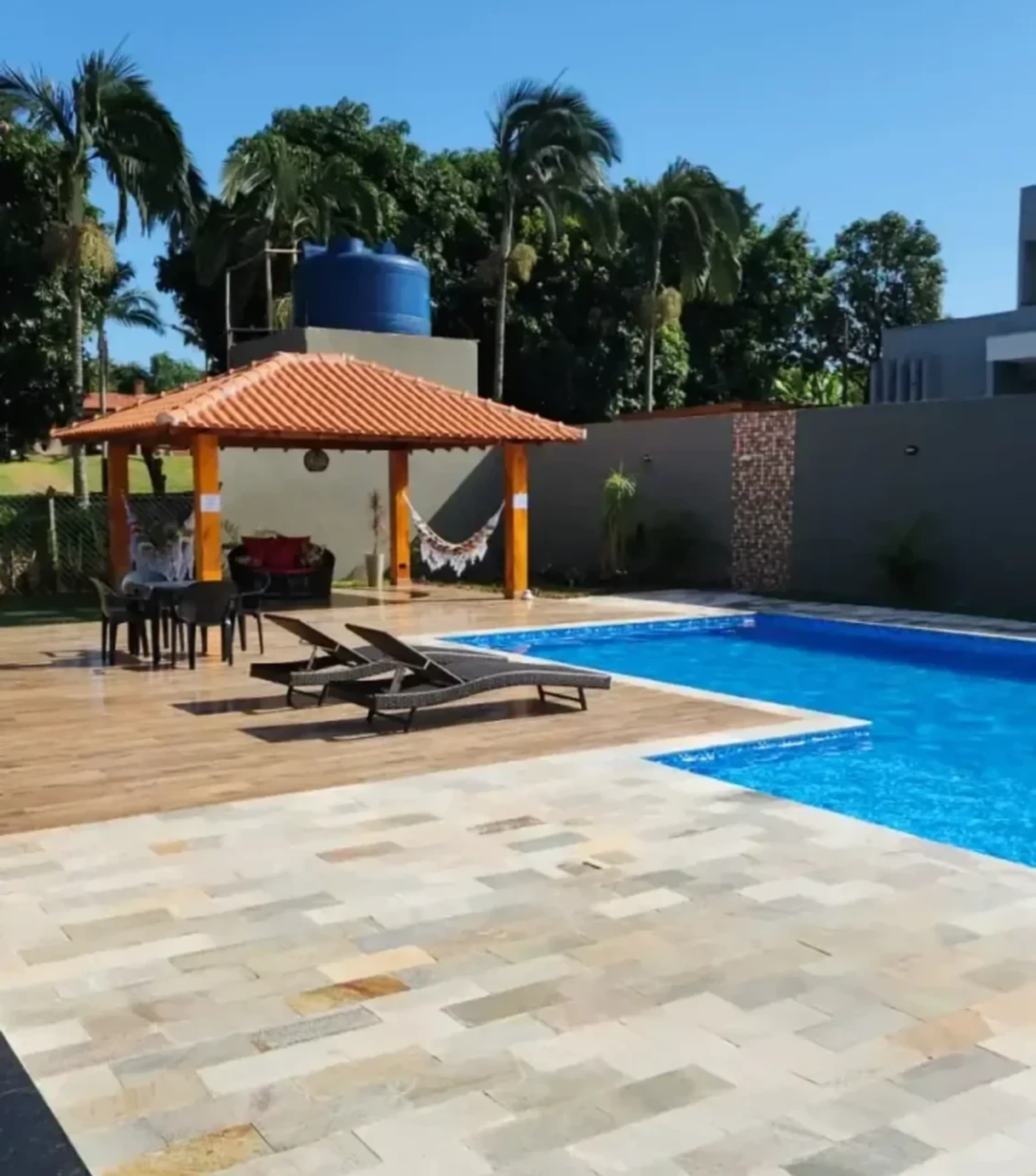 Recanto Mahallo em Londrina, PR - Capacidade para 100 pessoas - Com piscina, churrasqueira_coberta, quartos