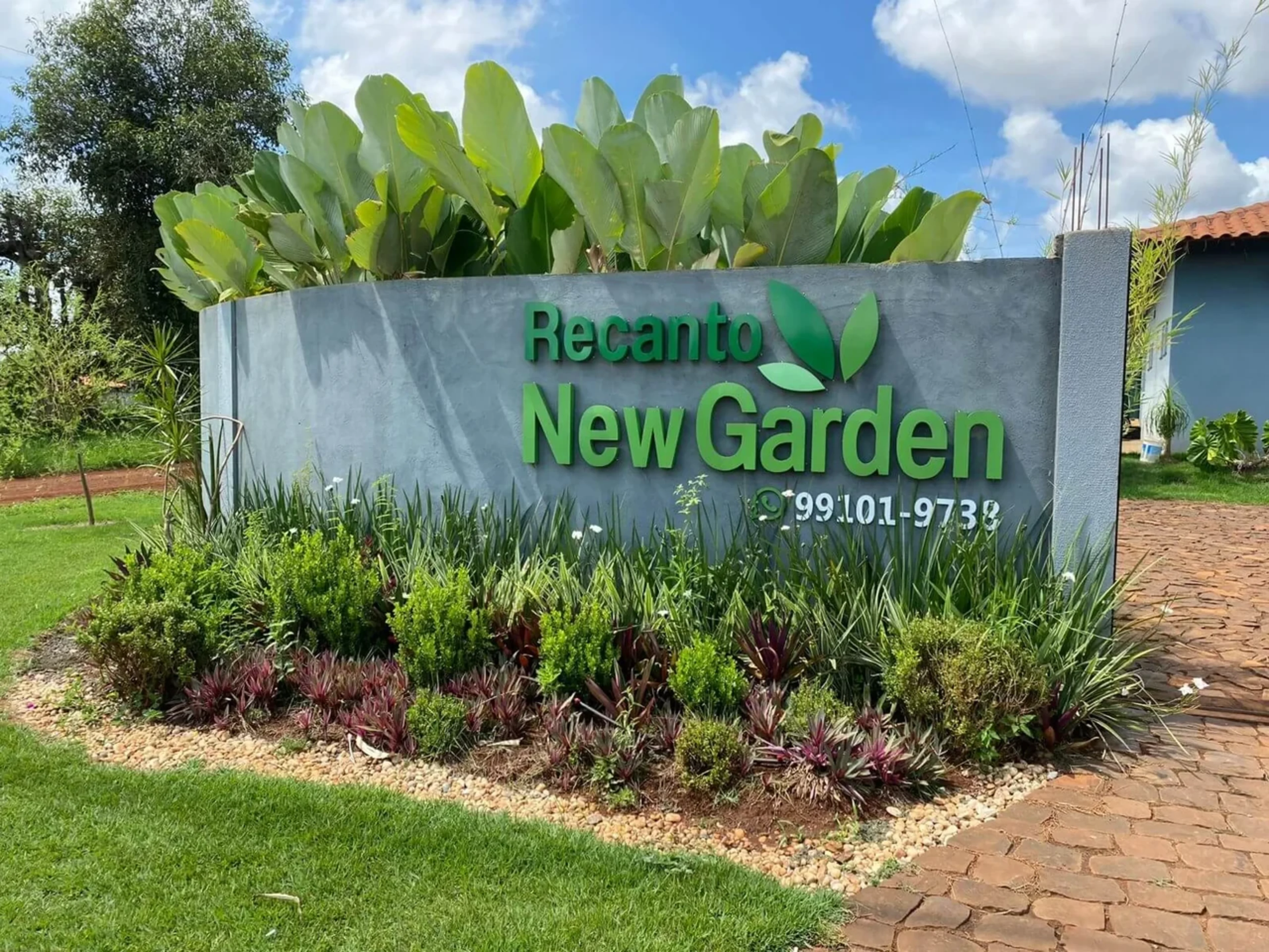 Recanto New Garden em Londrina, PR - Capacidade para 300 pessoas - Com area_verde, quartos, casa