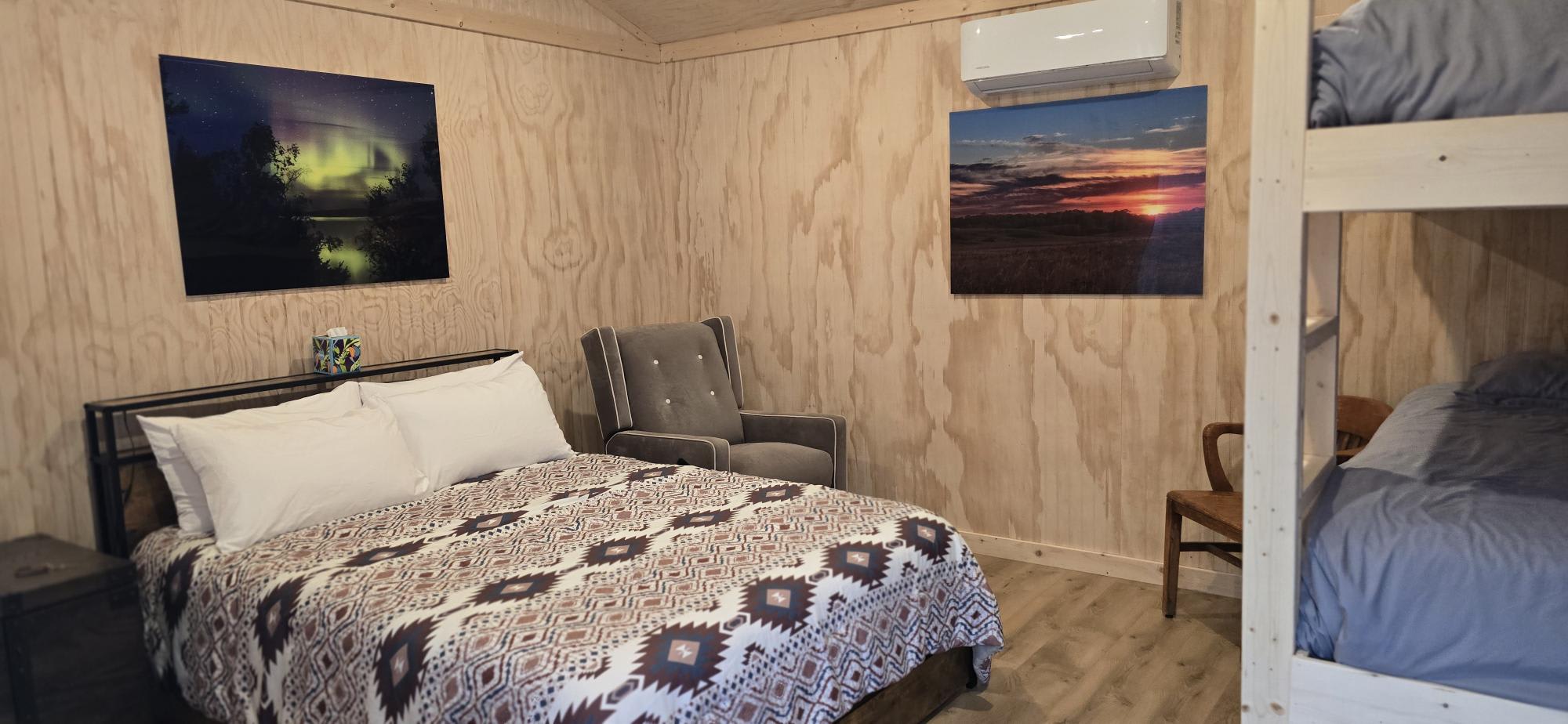 Buck Cabin bedroom suite
