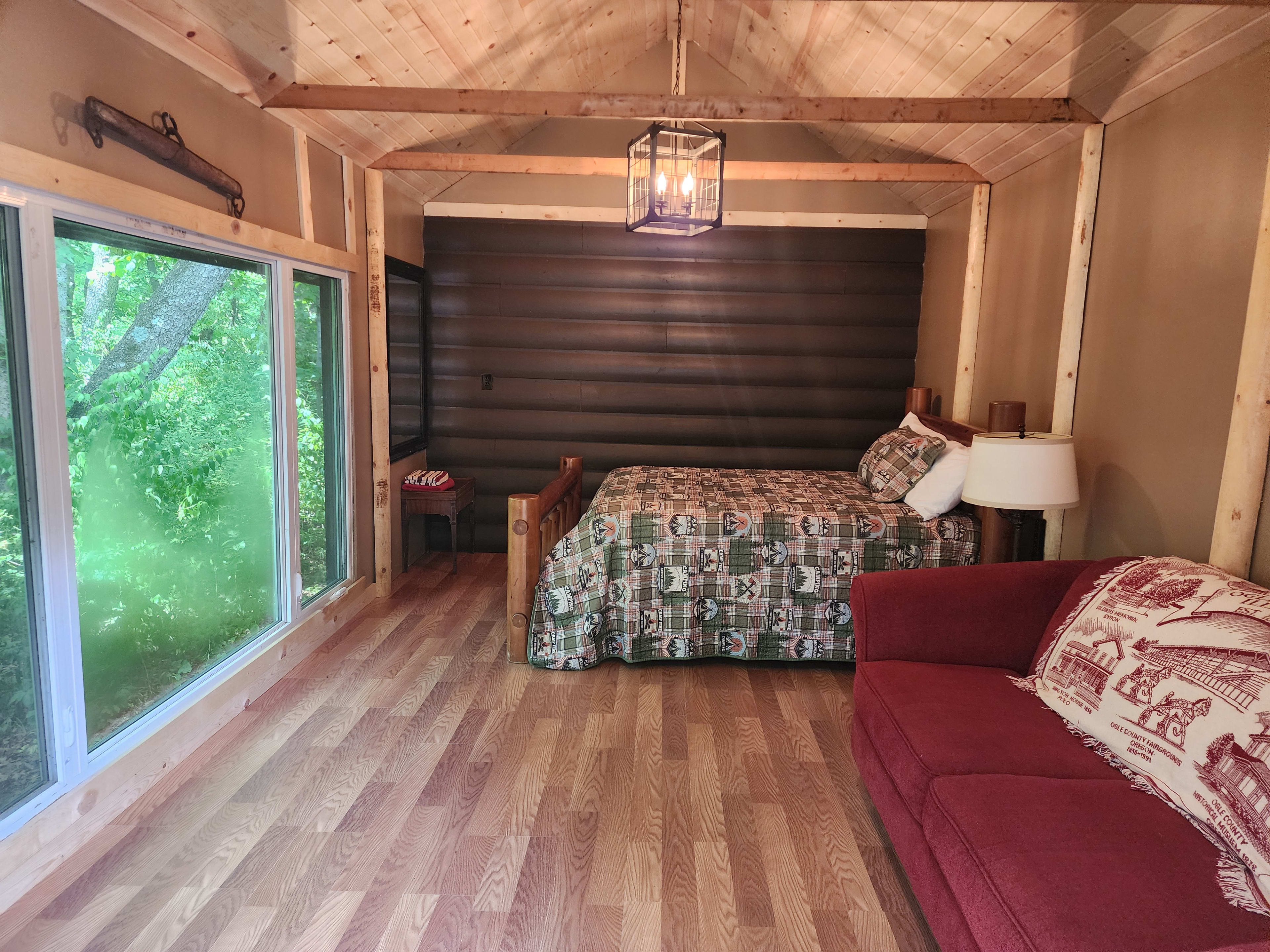 Abe Lincoln Cabin  bedroom suite