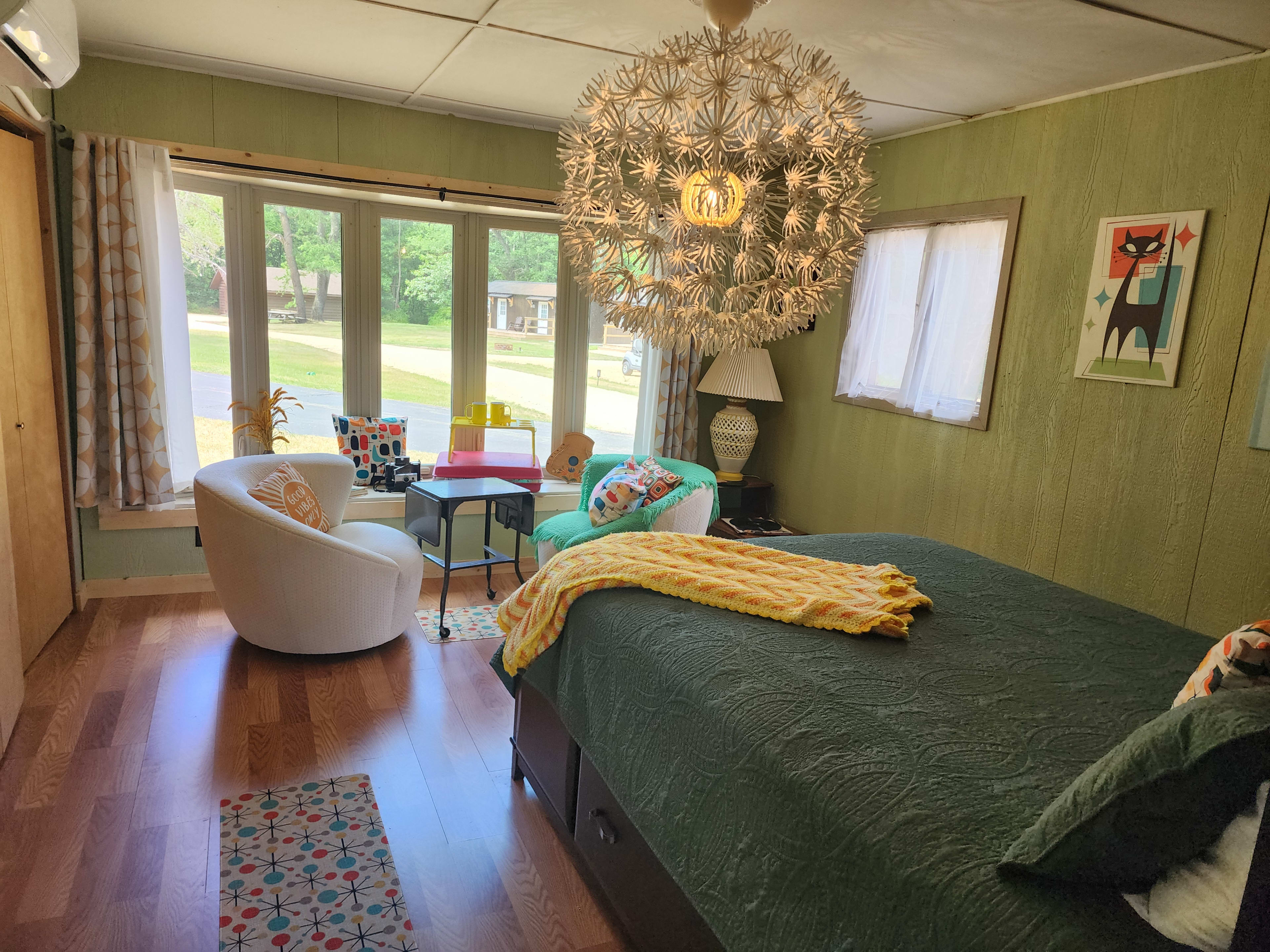 Retro Room bedroom suite