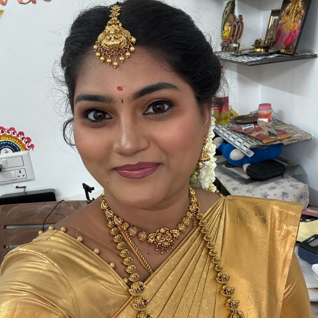 Eesha Makeover Professional Makeup Artist
