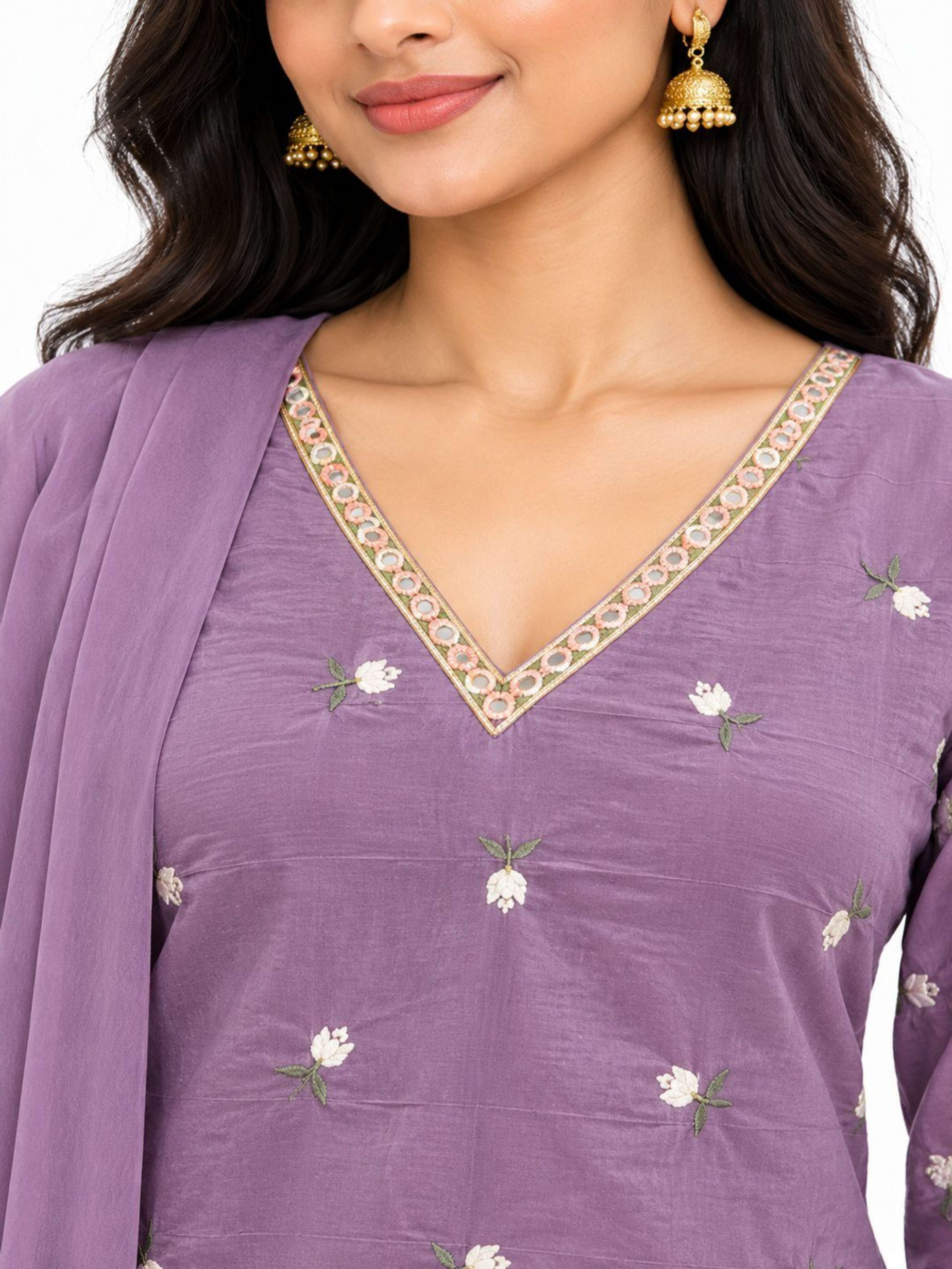 Lavender Embrodiered Kurta Pant Set | Kurta with V Neck & 3/4th Sleeve 6