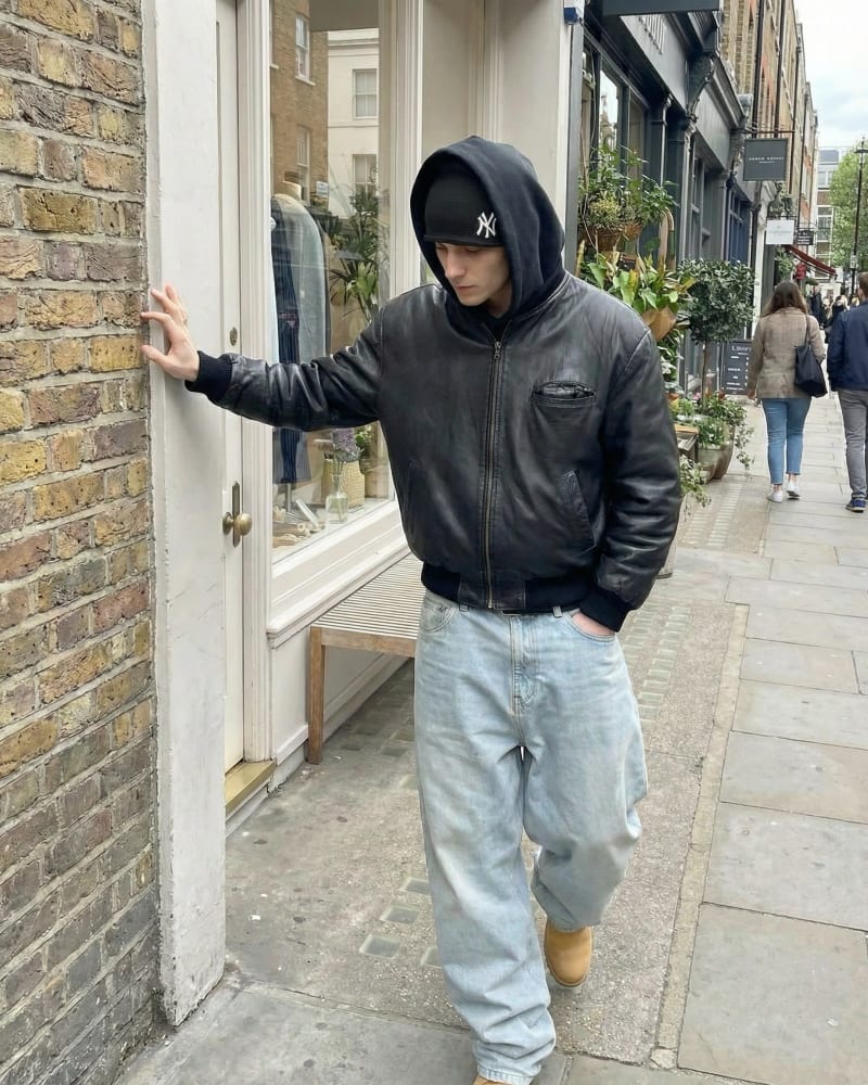 Look de cuero en Londres