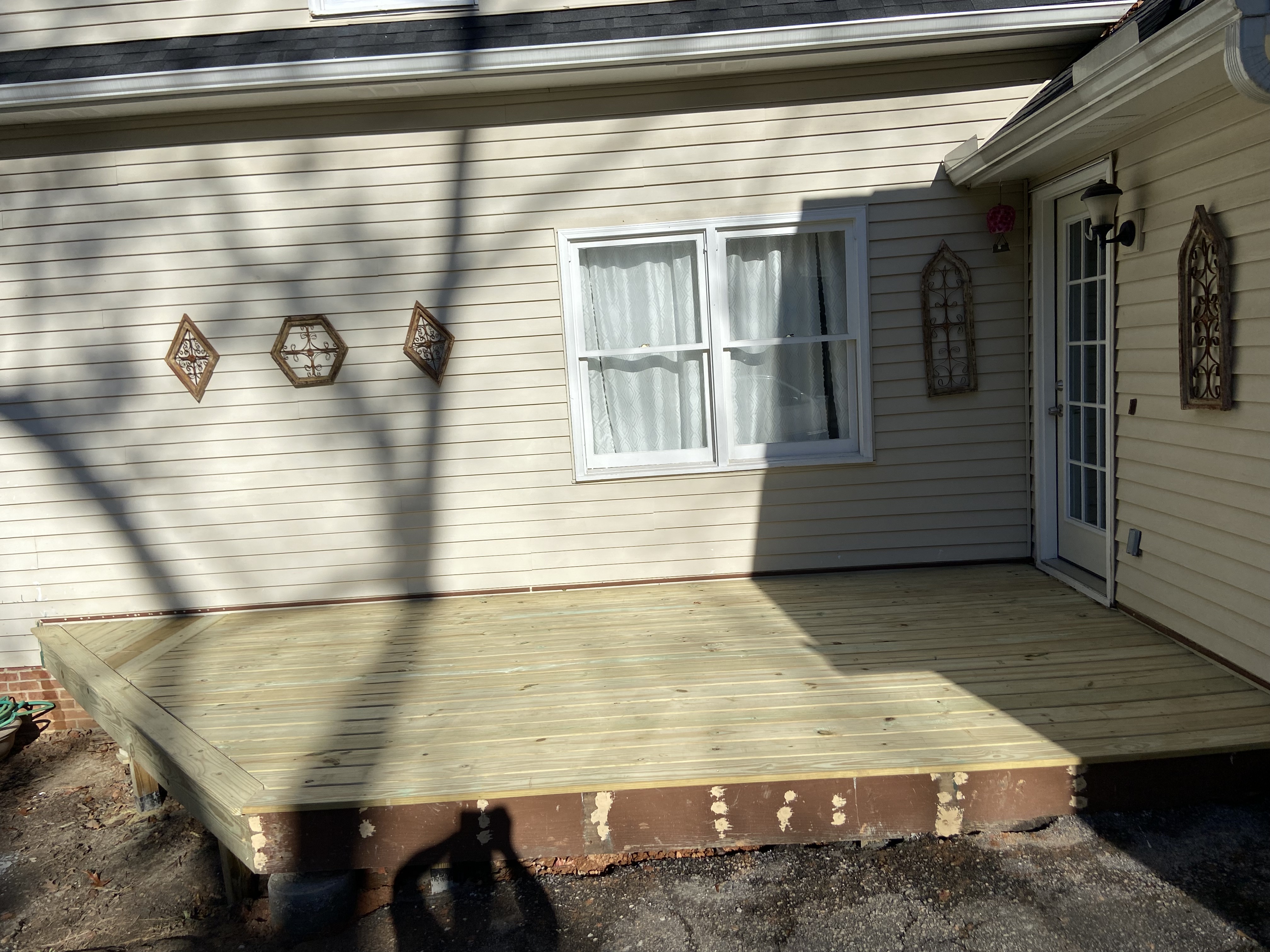 Resort-Style Lounge Deck - Image 1