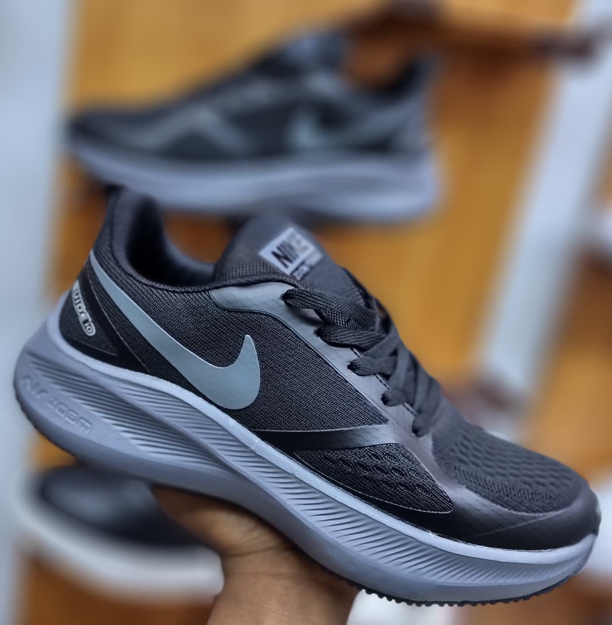 NIKE ZOOM TRAINERS