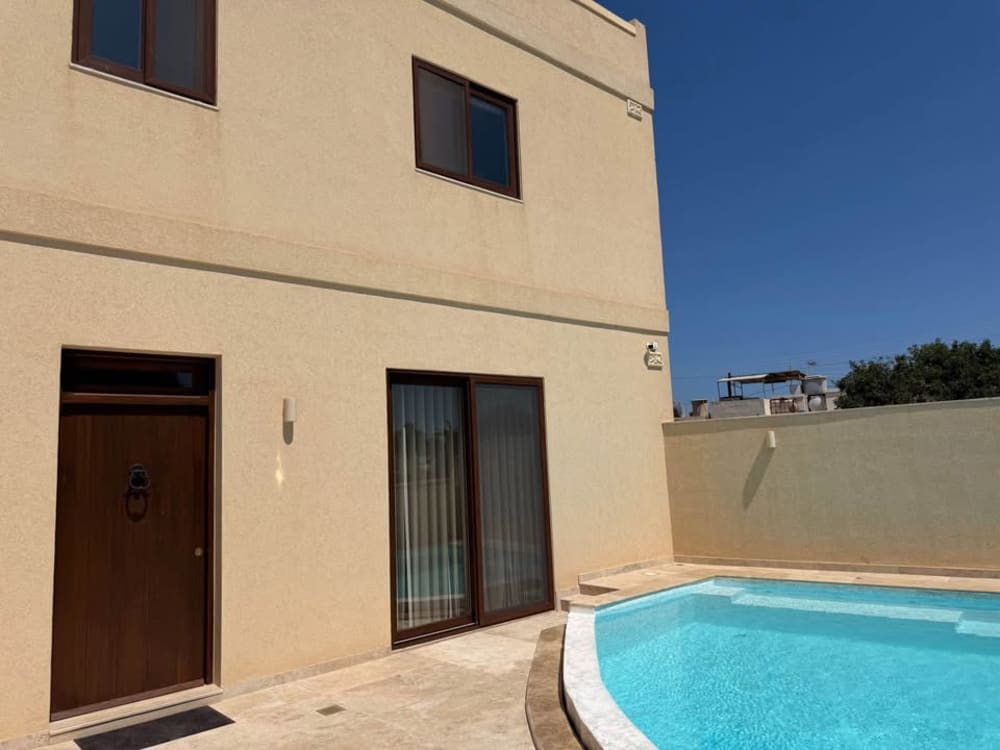 Exclusive Seafront Luxury 5-Bedroom Villa in Marsascala St Thomas Bay — Marsaskala, Malta