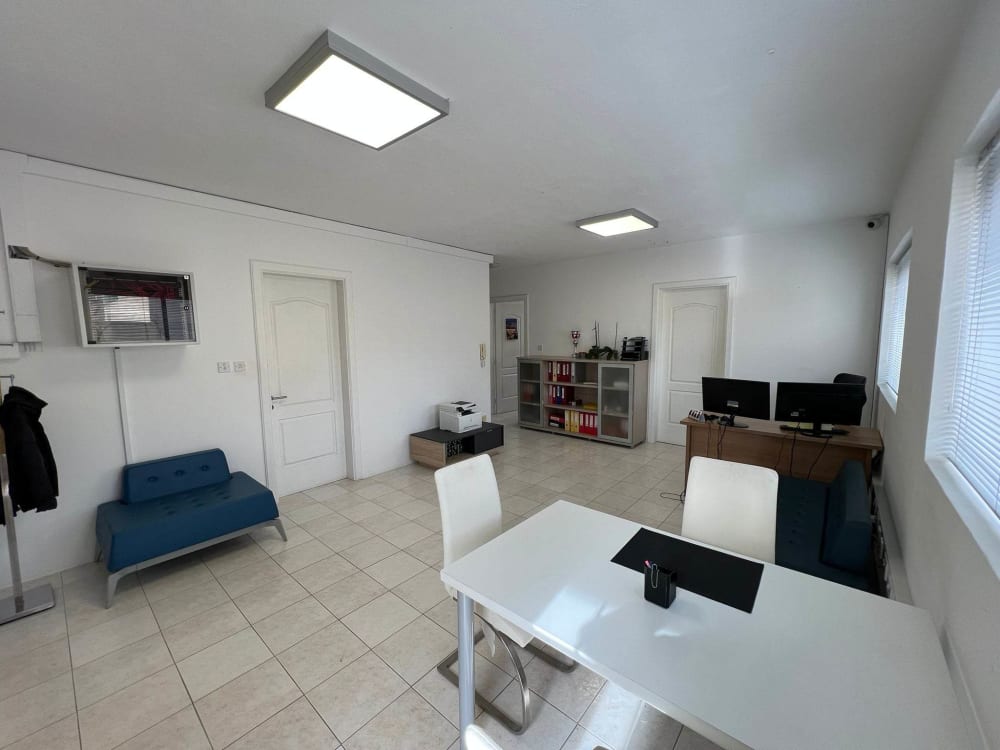 Bright Corner Ready-to-Move-Into Office in Gzira — Gzira, Malta