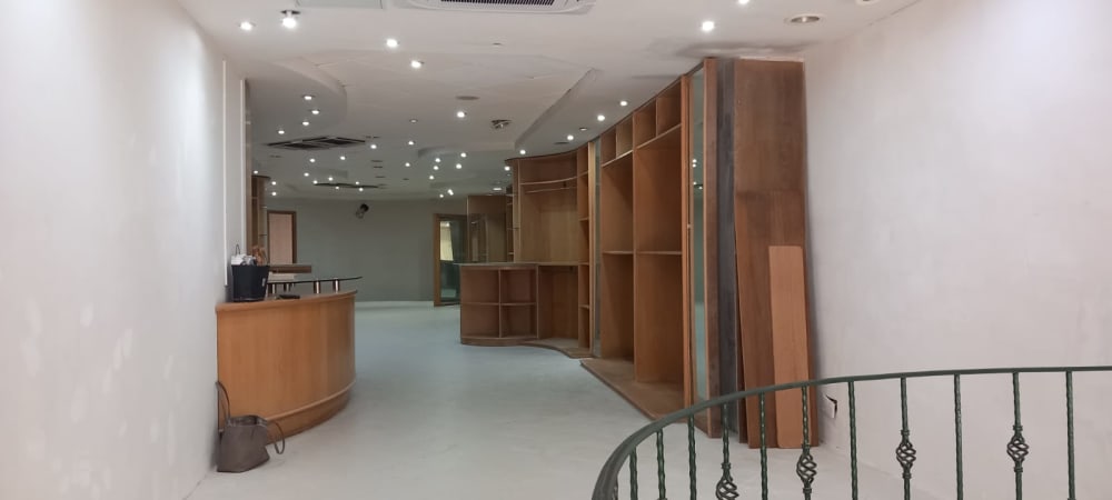 Prime Wide-Fronted 230 sqm Commercial Outlet in Sliema — Sliema, Malta