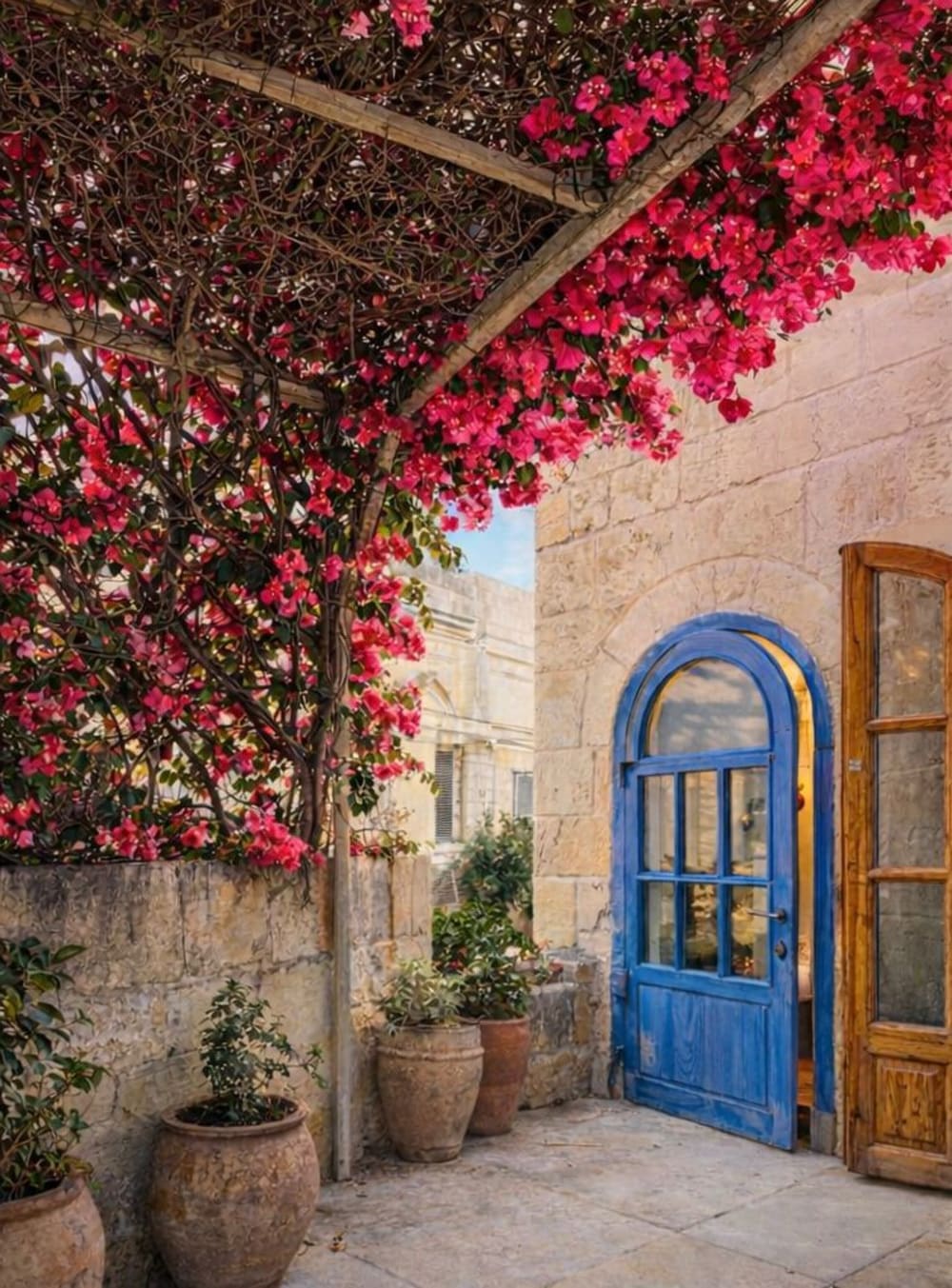 Magnificent Designer-Finished 3-Bedroom House-of-Character in Mosta – €2200 — Mosta, Malta