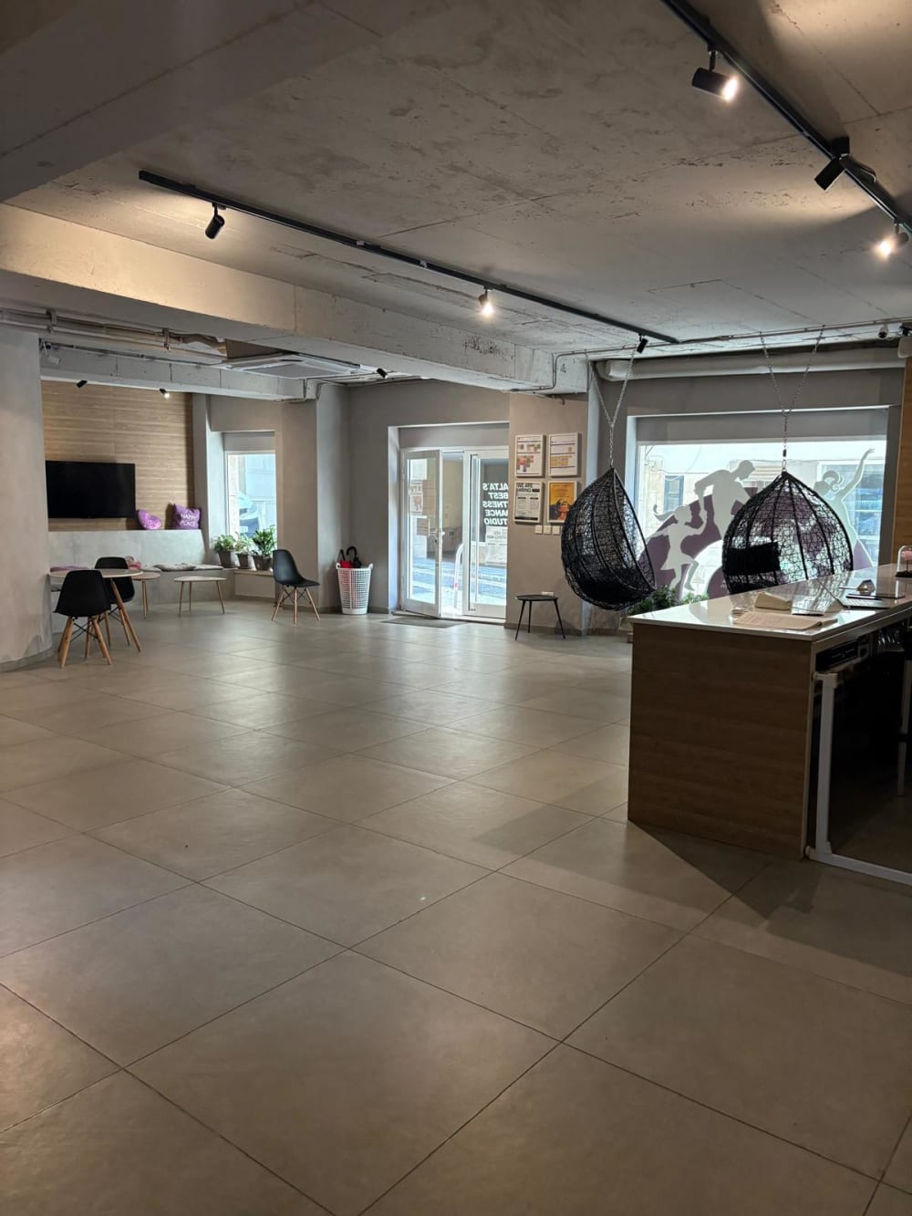 Prime 500 sqm Commercial Premises with High Visibility in Sliema – €8500/month — Sliema, Malta