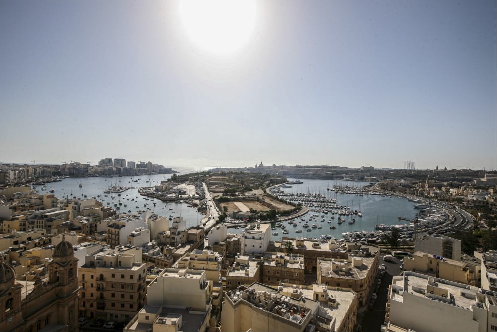 Luxury Designer 3-Bedroom Apartment with Panoramic Sea Views in Gzira — Gzira, Malta