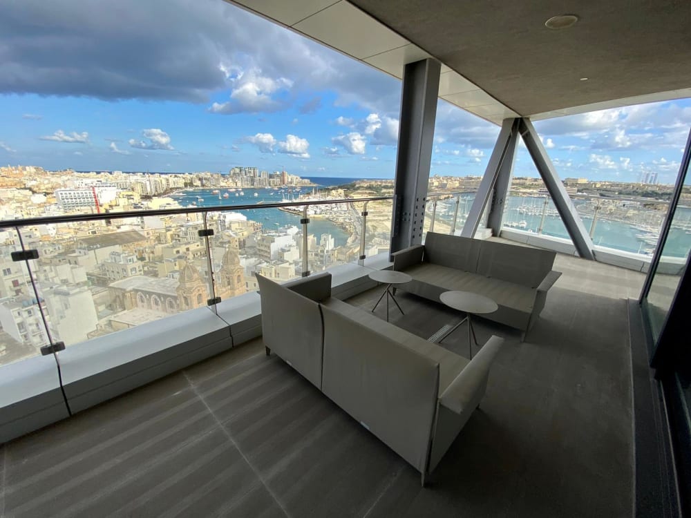 Spectacular Designer Finished 3-Bedroom Apartment with Panoramic Views in Gzira — Gzira, Malta