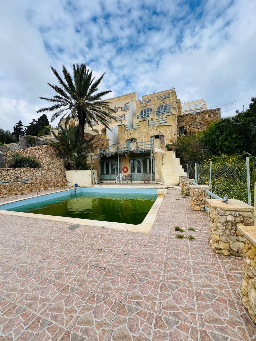 Magnificent Freehold 7-Bedroom Farmhouse with Pool & Stunning Valley Views in Xaghra — San Lawrenz (Gozo), Malta